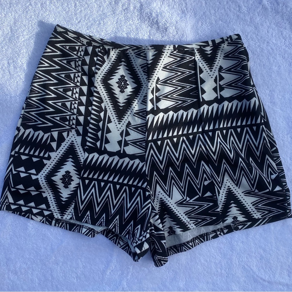 Nollie tribal print shorts